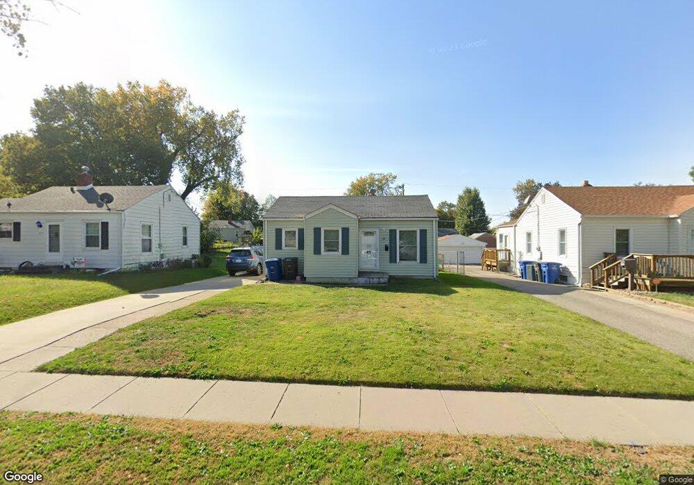 4126 Cambridge St, Des Moines, IA 50313 - photo 1