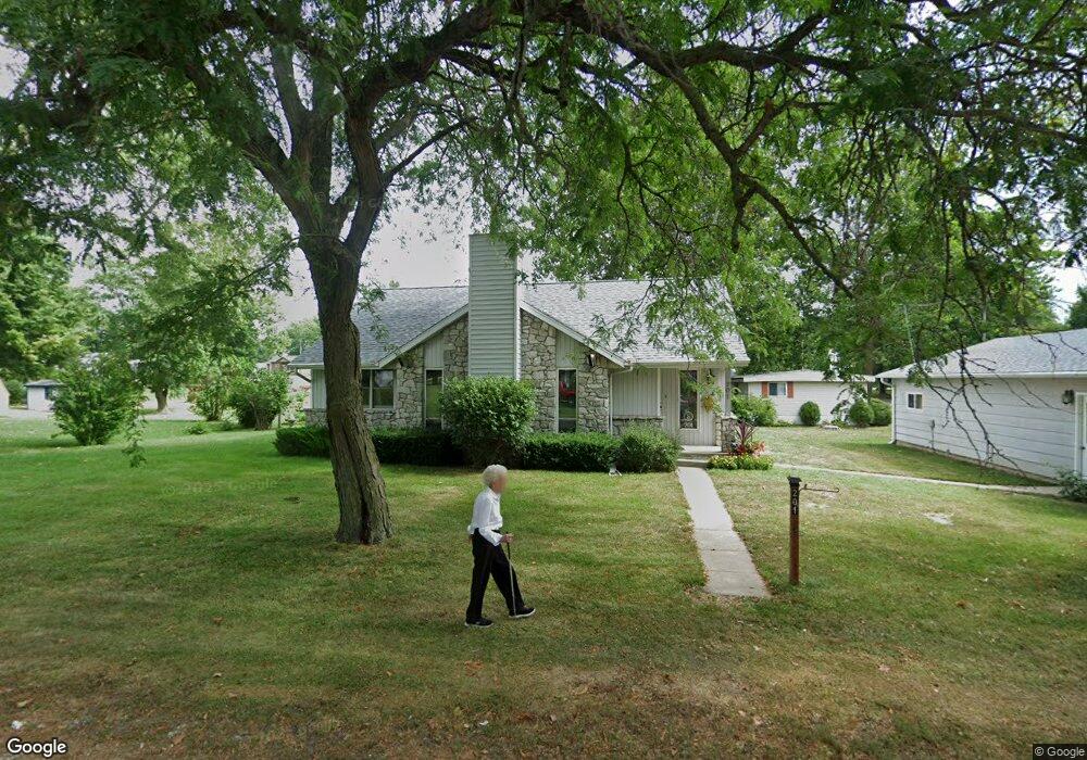 201 W Beardstown St, Virginia, IL 62691 - photo 1