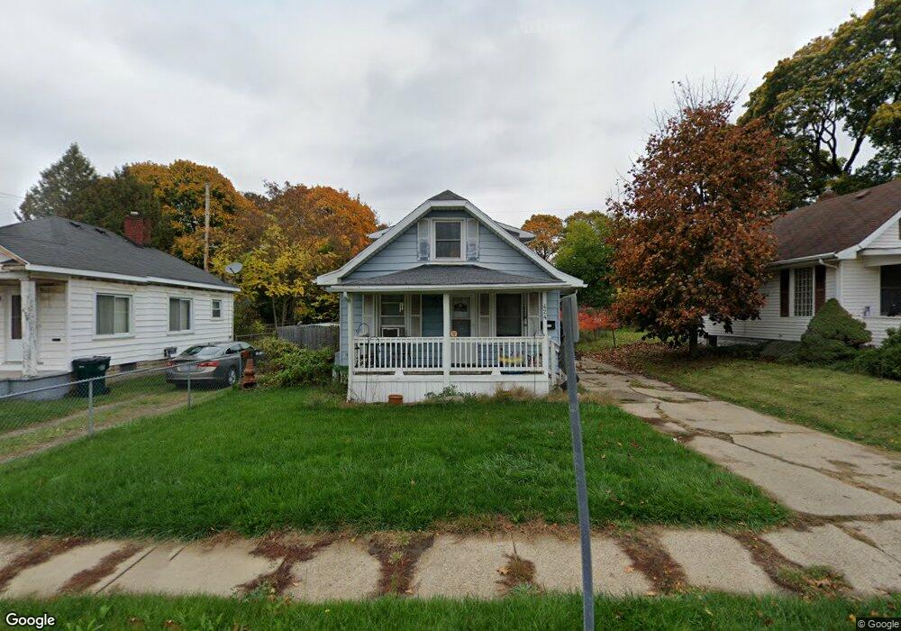 424 W Greenlawn Ave, Lansing, MI 48910 - photo 1