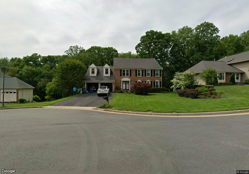 7812 Windy Point Ct, Springfield, VA 22153 - photo 1