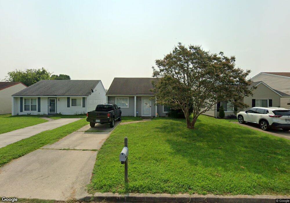 3831 Stateflower Ct, Portsmouth, VA 23703 - photo 1