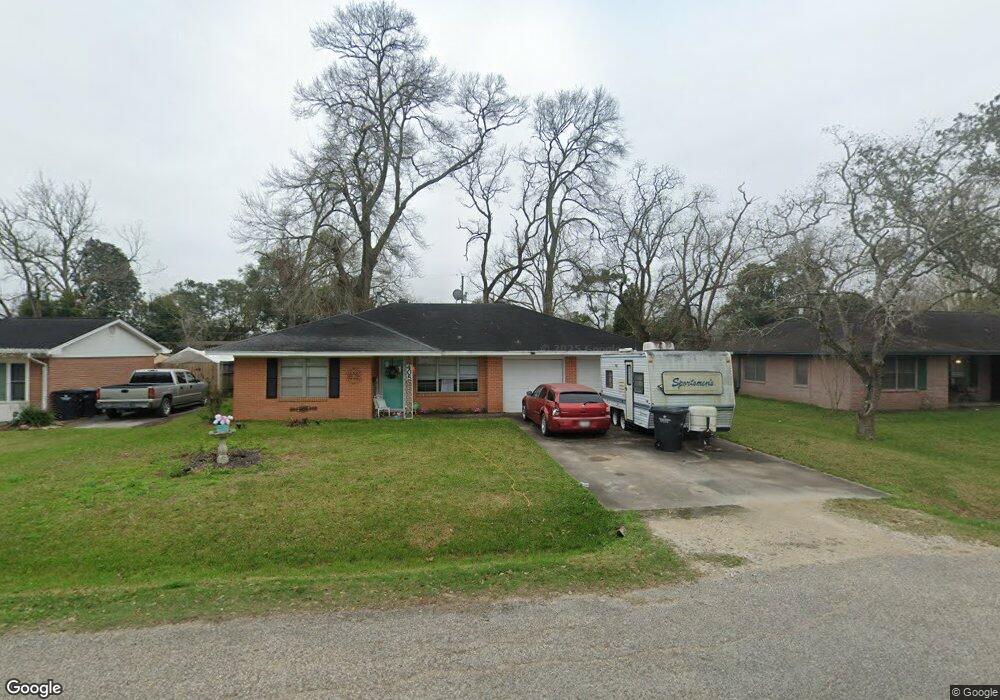 408 E Dumble St, Alvin, TX 77511 - photo 1