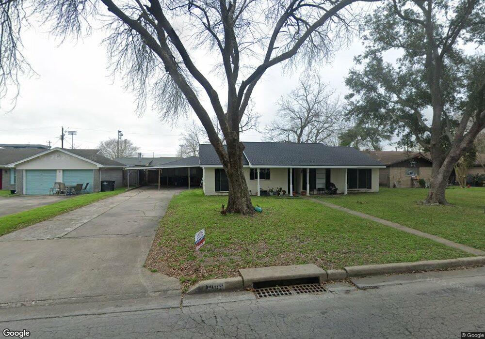 1008 Cedar Lawn Dr, Alvin, TX 77511 - photo 1