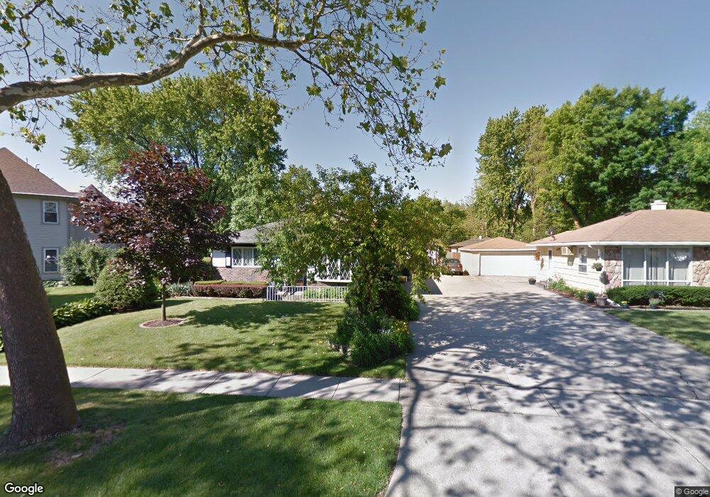 2703 Hawk Ln, Rolling Meadows, IL 60008 - photo 1