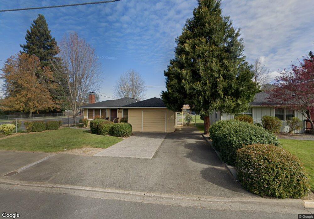 1044 SE N St, Grants Pass, OR 97526 - photo 1