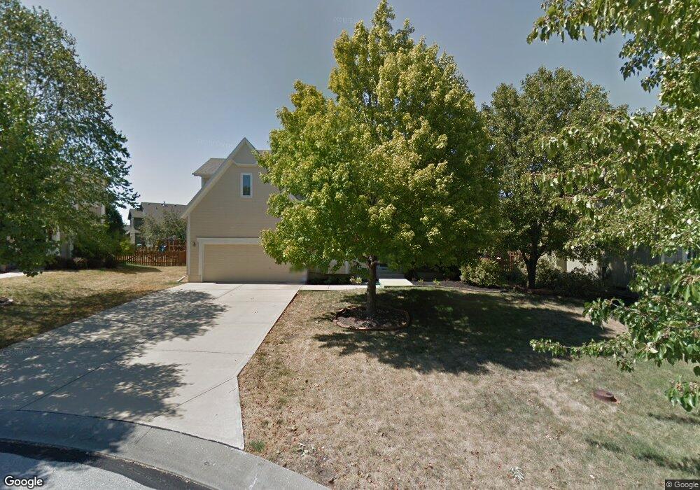 5414 Roundtree Ct, Shawnee, KS 66226 - photo 1