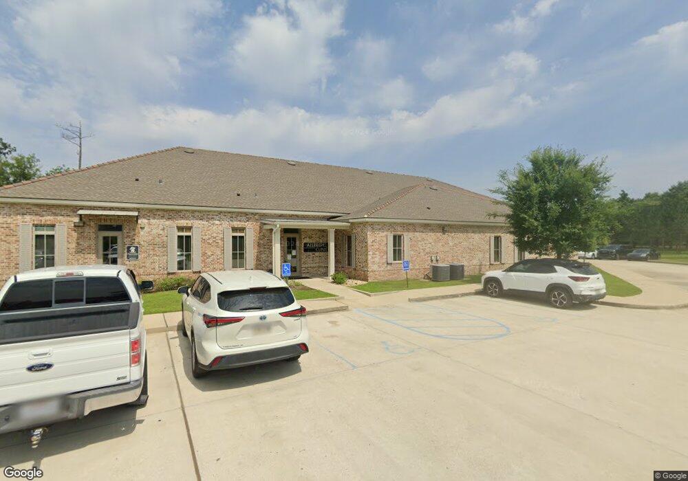 1615 Wolf Cir, Lake Charles, LA 70605 - photo 1