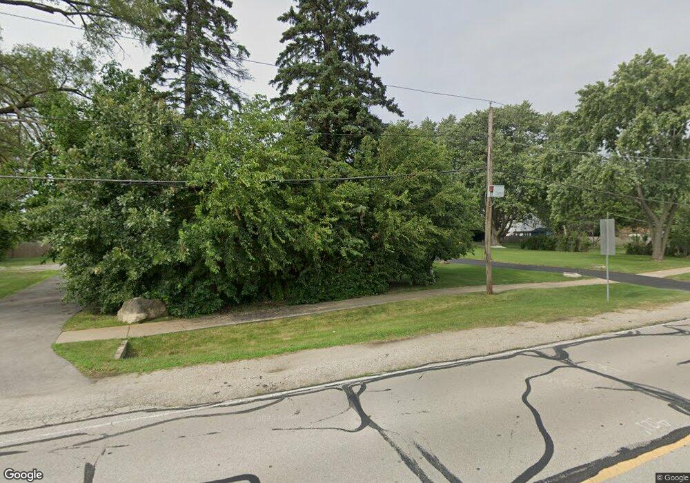 27W285 Bauer Rd, Naperville, IL 60563 - photo 1