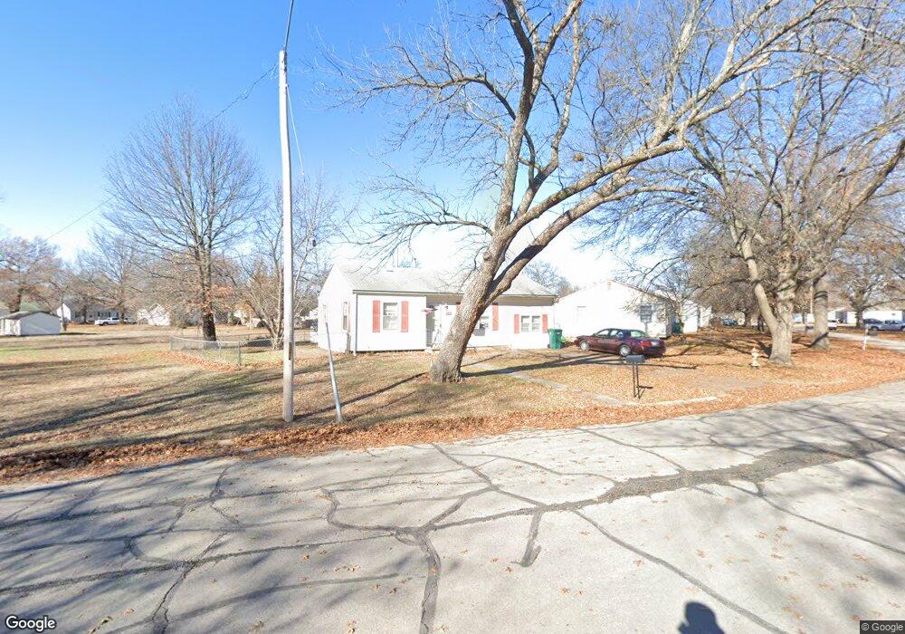 1211 Richard Ave, Parsons, KS 67357 - photo 1