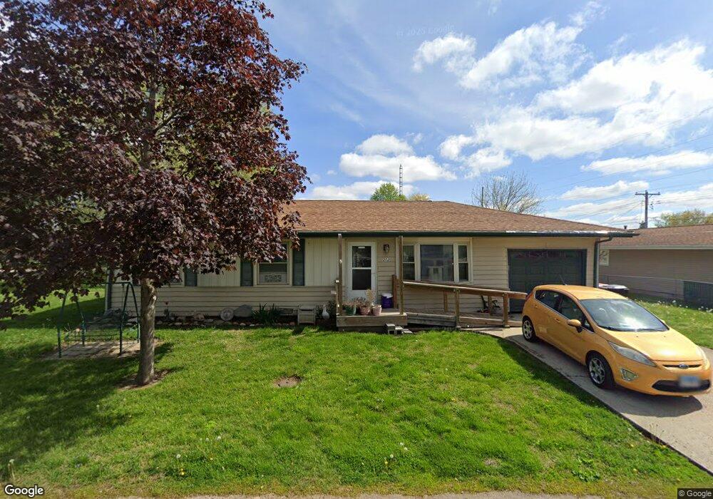 202 Bidwell St, Lincoln, IL 62656 - photo 1