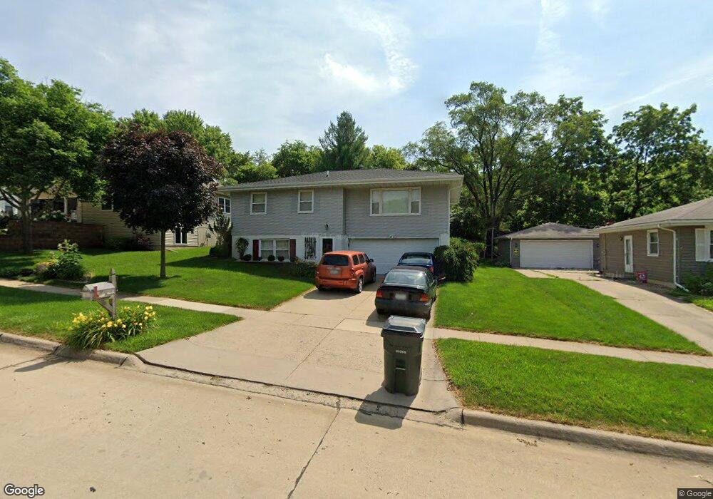 2433 Lori Dr SW, Cedar Rapids, IA 52404 - photo 1