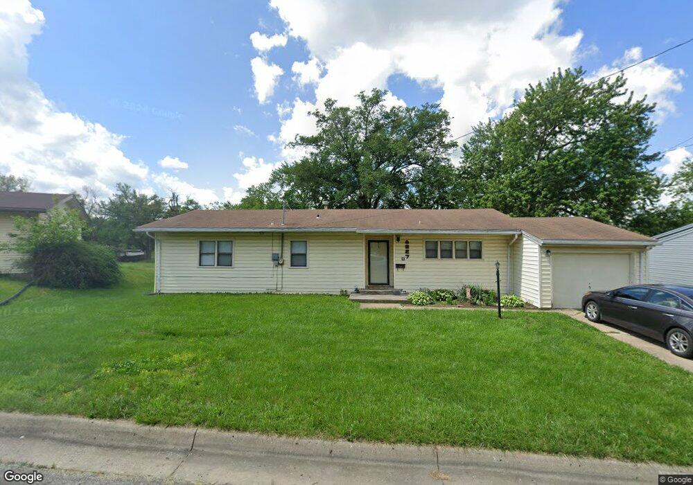 6827 SW Glengate Ln, Topeka, KS 66619 - photo 1