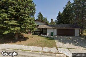 806 5th St NE, Rolla, ND 58367