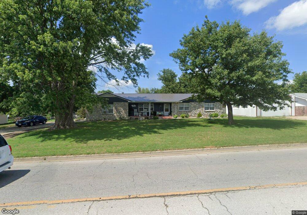 1107 W Aldrich Rd, Bolivar, MO 65613 - photo 1