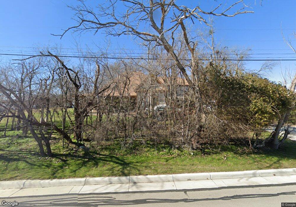 625 Stadium Dr, Grand Prairie, TX 75050 - photo 1