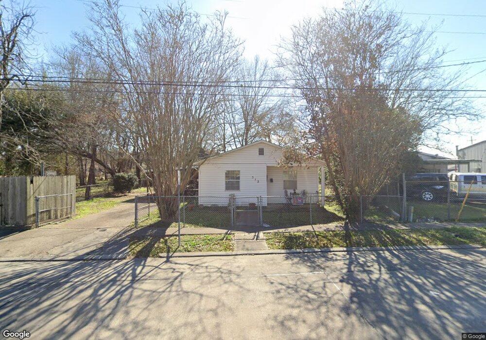 512 E Pershing St, New Iberia, LA 70560 - photo 1