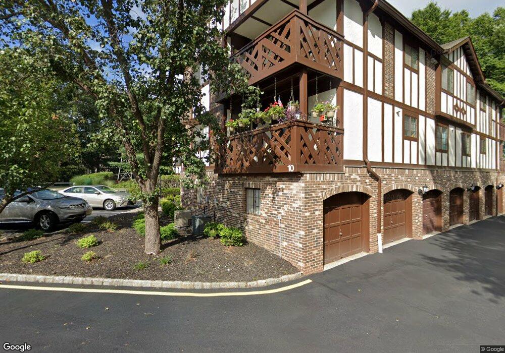 1002 Thoreau Ct, Mahwah, NJ 07430 - photo 1