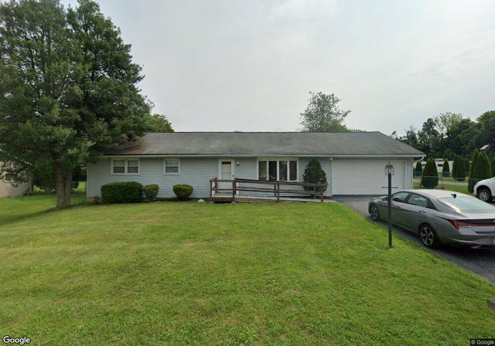 892 Sheridan Dr, Easton, PA 18045 - photo 1