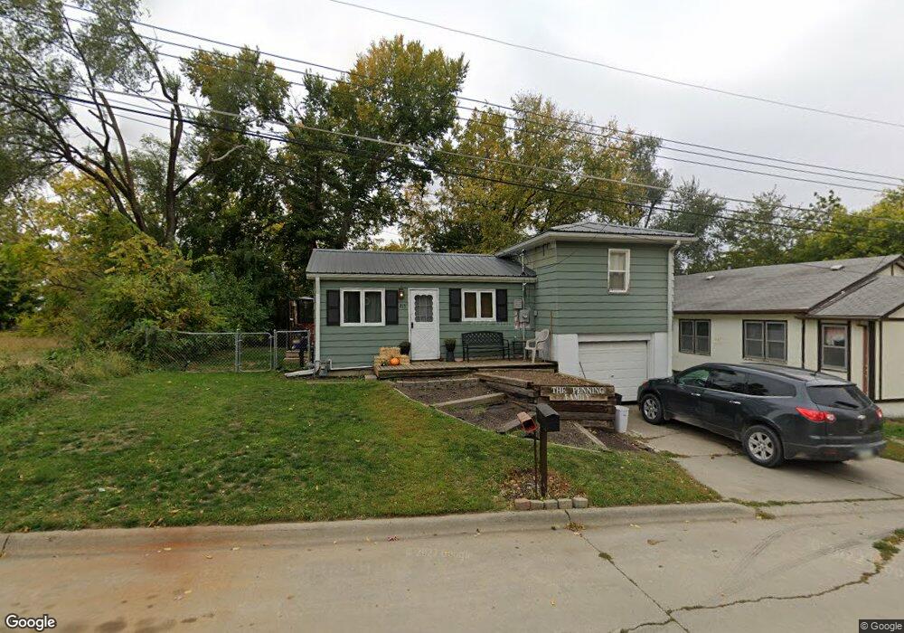 213 S 15th Ave W, Newton, IA 50208 - photo 1