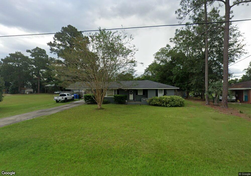 1092 Oak St, Jesup, GA 31545 - photo 1