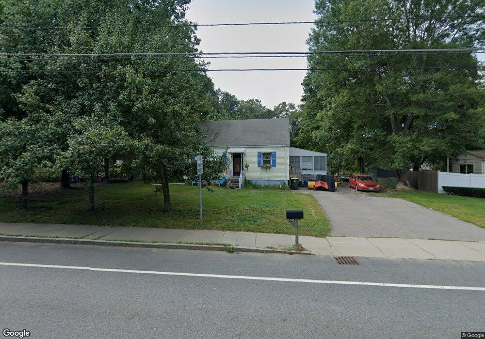882 Pond St, Franklin, MA 02038 - photo 1