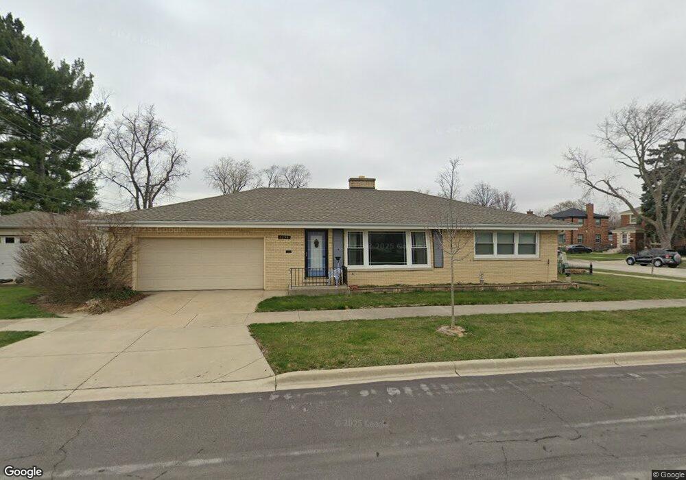 1250 Portsmouth Ave, Westchester, IL 60154 - photo 1