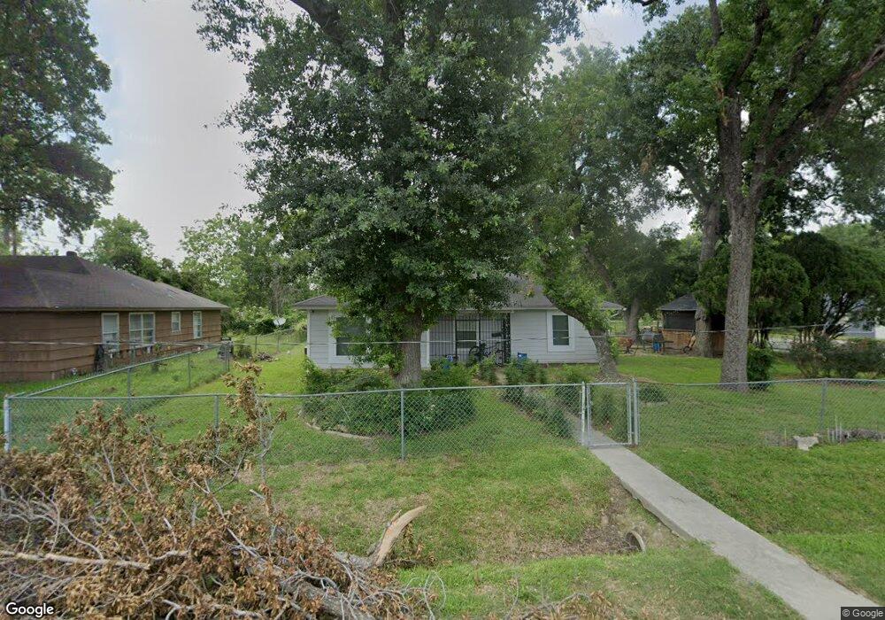 202 Hohldale St, Houston, TX 77022 - photo 1