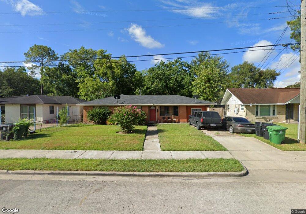 5026 Briscoe St, Houston, TX 77033 - photo 1