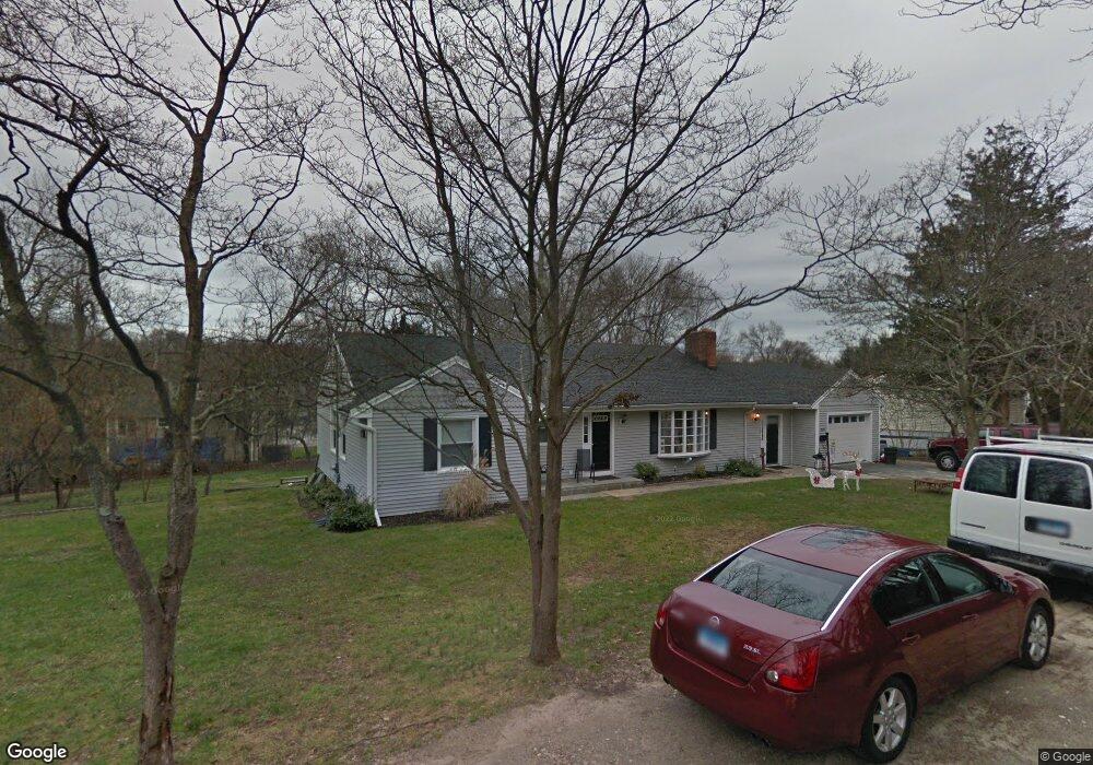 320 Bayberry Ln, Stratford, CT 06614 - photo 1