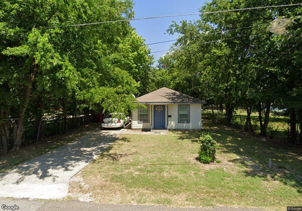 620 Pine St, Bonham, TX 75418 - photo 1