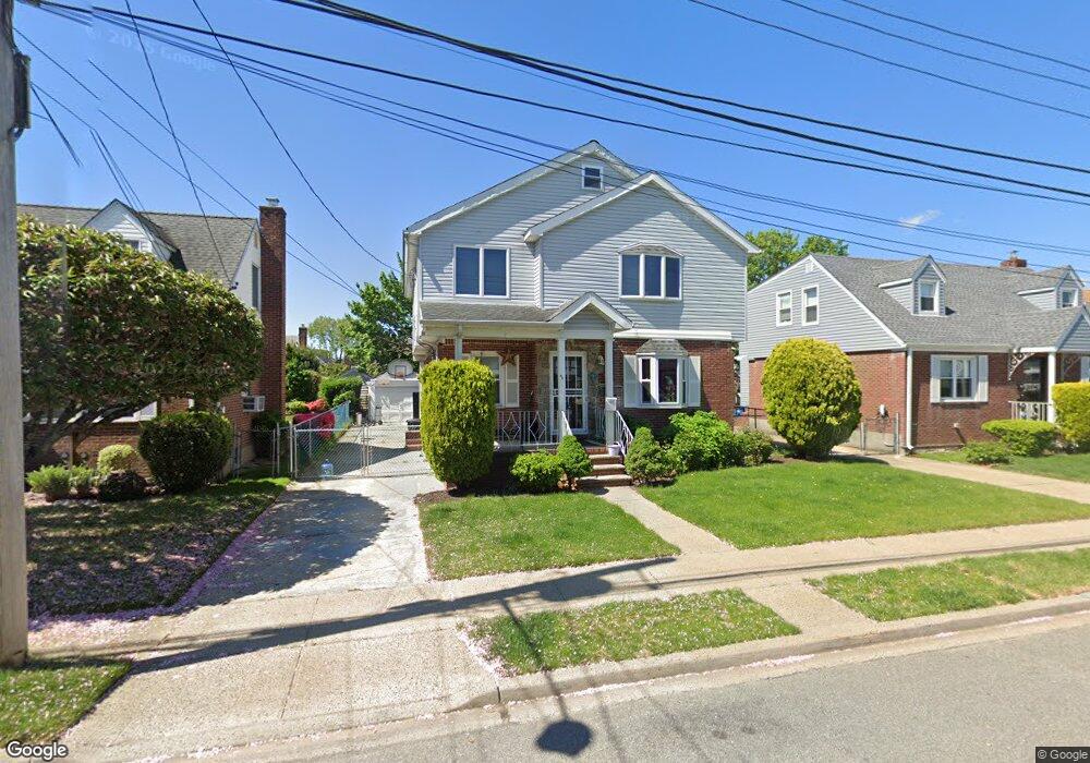 27 Paul Ave, New Hyde Park, NY 11040 - photo 1