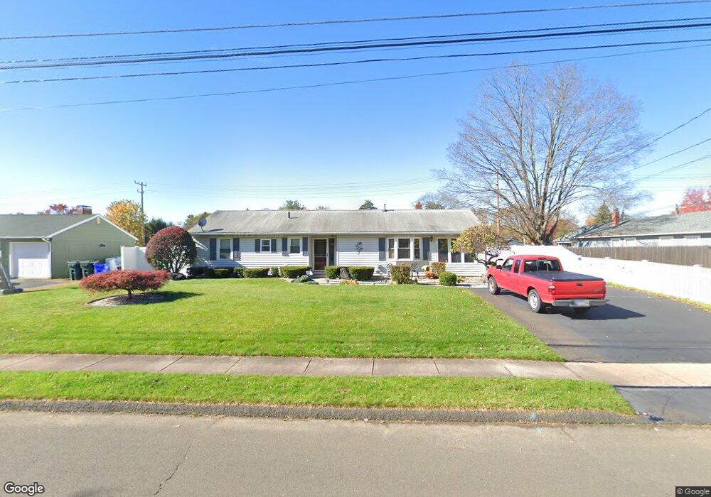 7 Greenview Ln, Windsor Locks, CT 06096 - photo 1