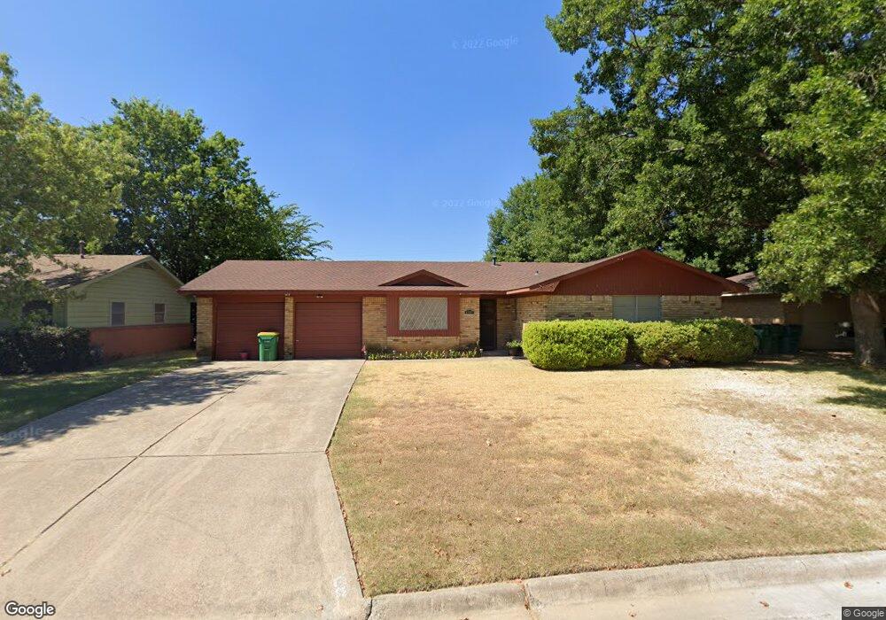 1307 Lynwood St, Gainesville, TX 76240 - photo 1