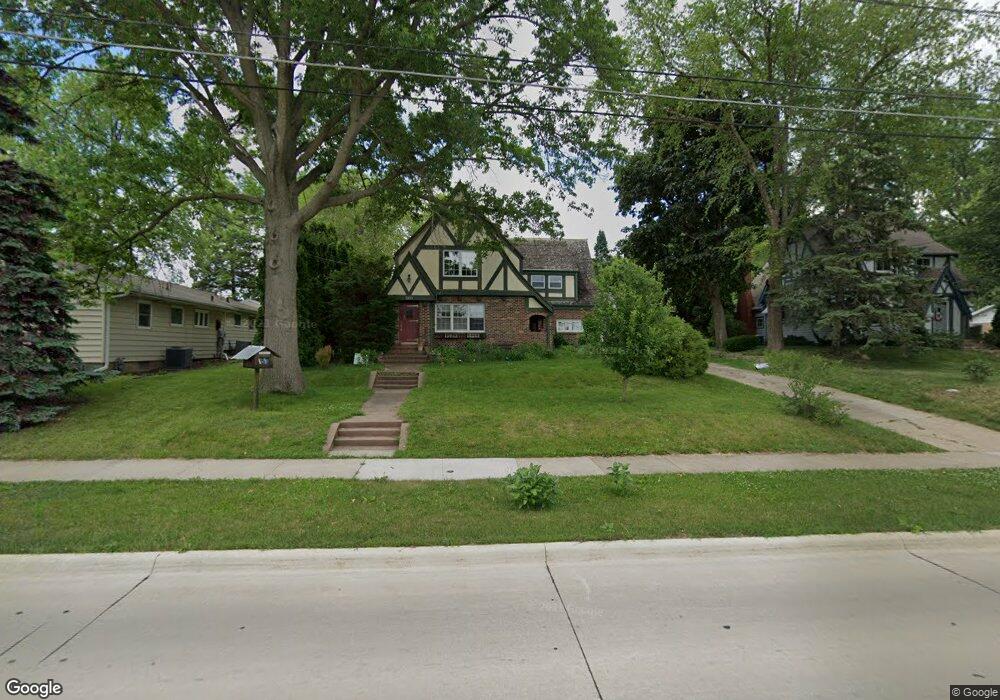1203 W 12th St, Cedar Falls, IA 50613 - photo 1