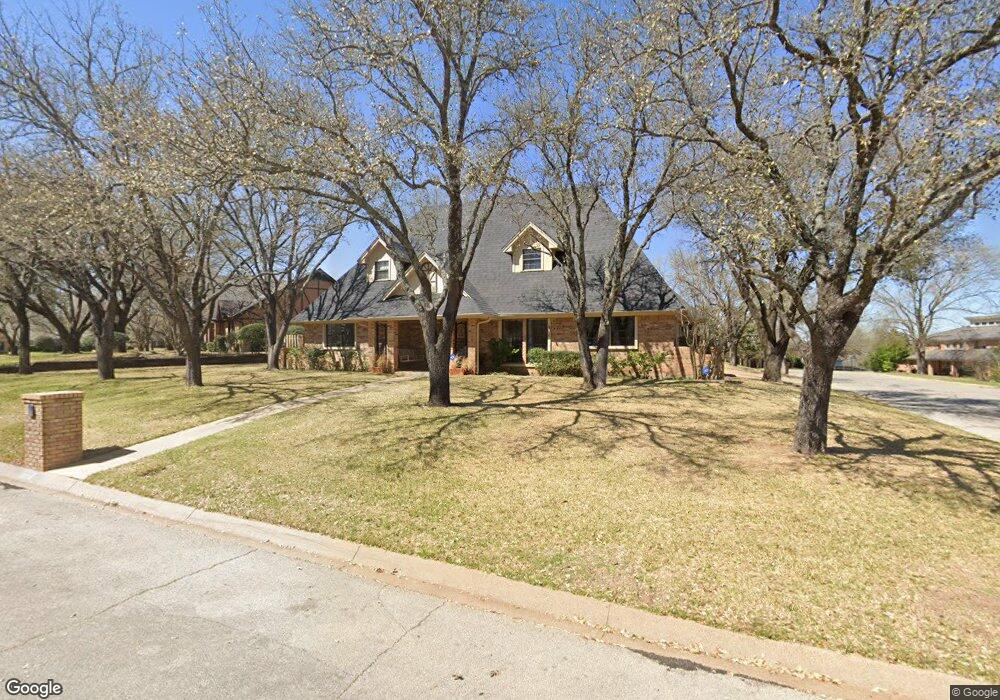 802 Shady Creek Ct, Cleburne, TX 76033 - photo 1