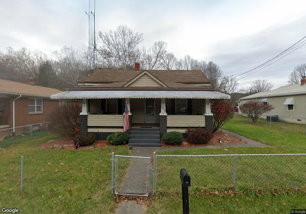 2210 Grafton St, Clifton Forge, VA 24422 - photo 1