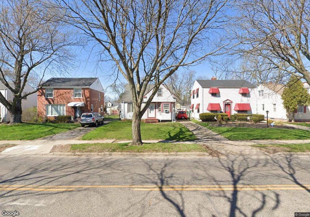 19619 Libby Rd, Maple Heights, OH 44137 - photo 1