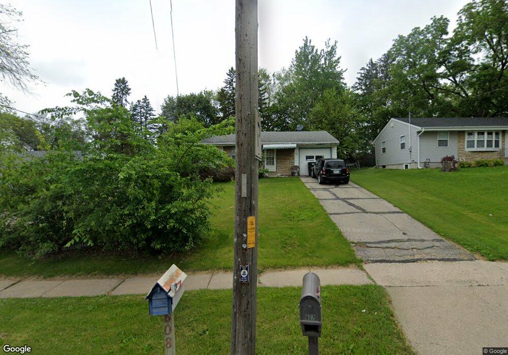 607 Mckinley Ave, Des Moines, IA 50315 - photo 1