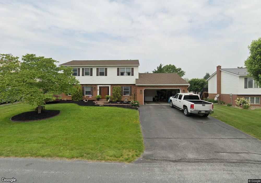 2735 Fillmore Dr, Chambersburg, PA 17201 - photo 1
