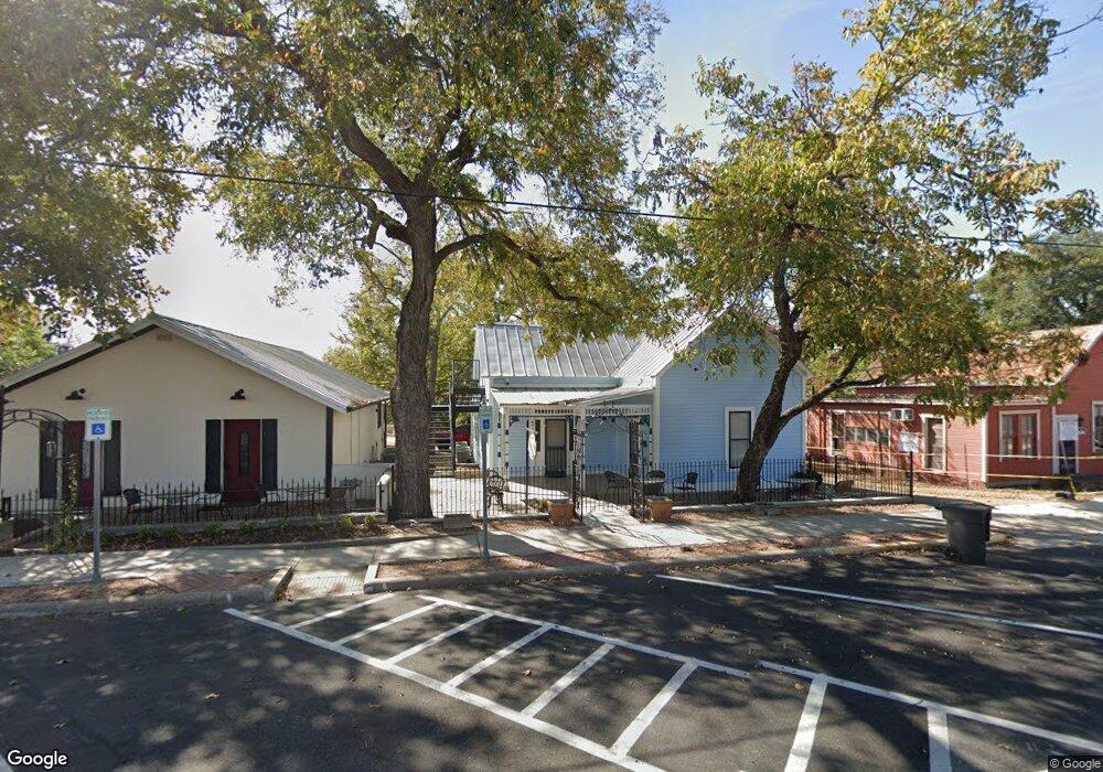 511 W Main St, Fredericksburg, TX 78624 - photo 1