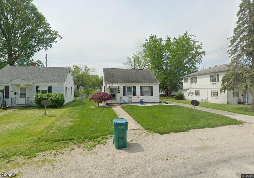 1609 Olive Ave, Mattoon, IL 61938 - photo 1