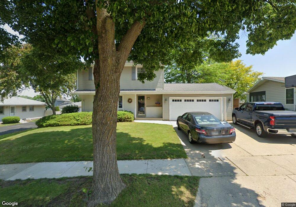 2017 Manhattan Dr, Waukesha, WI 53186 - photo 1