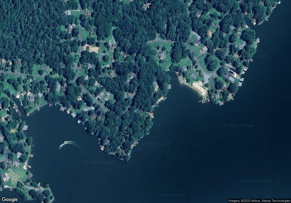 1207 N Lakeshore Dr, Louisa, VA 23093 - photo 1