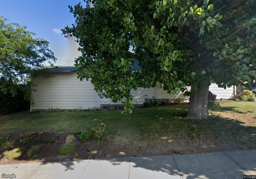 2615 E 15th St, the Dalles, OR 97058 - photo 1