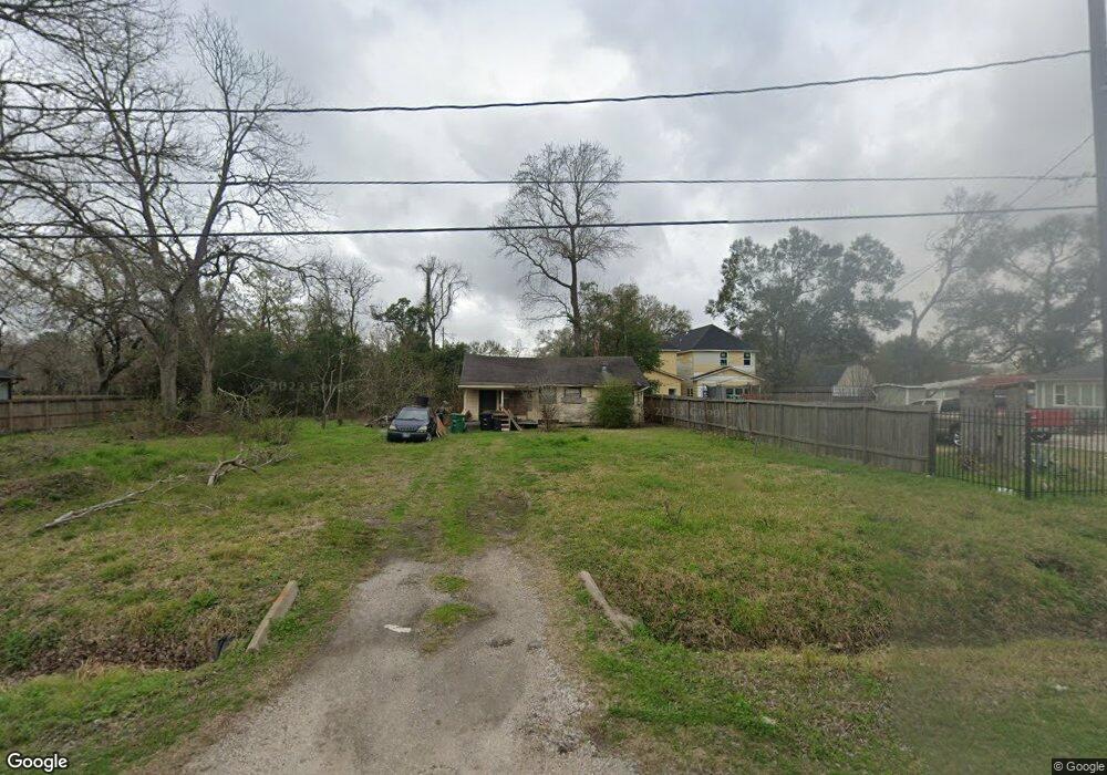 1041 South Ln, Houston, TX 77088 - photo 1