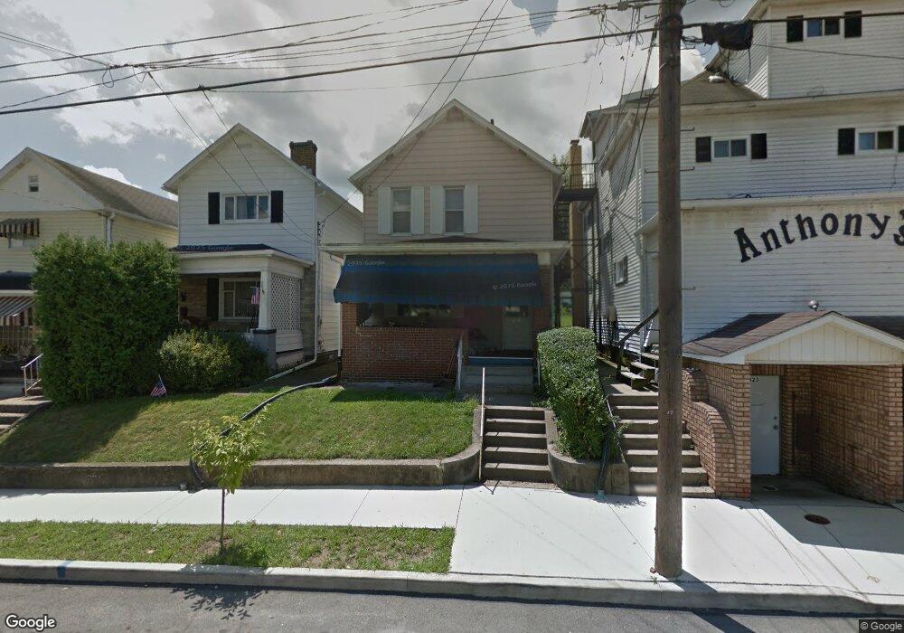 321 Longfellow St, Vandergrift, PA 15690 - photo 1