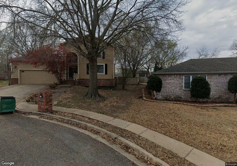 112 Oakwood Dr, Tahlequah, OK 74464 - photo 1