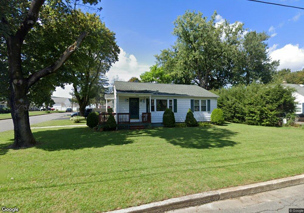 20 Winthrop St, Palmer, MA 01069 - photo 1