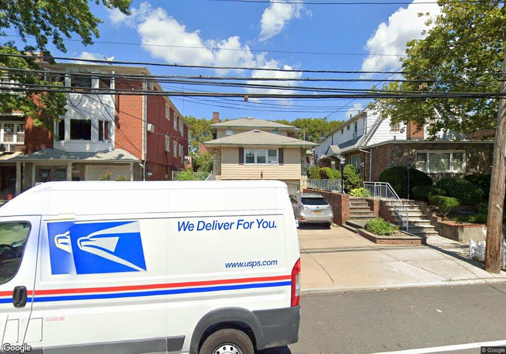 14543 Willets Point Blvd, Whitestone, NY 11357 - photo 1