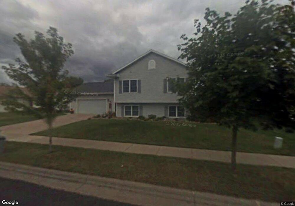 907 Eastwood St, Holmen, WI 54636 - photo 1